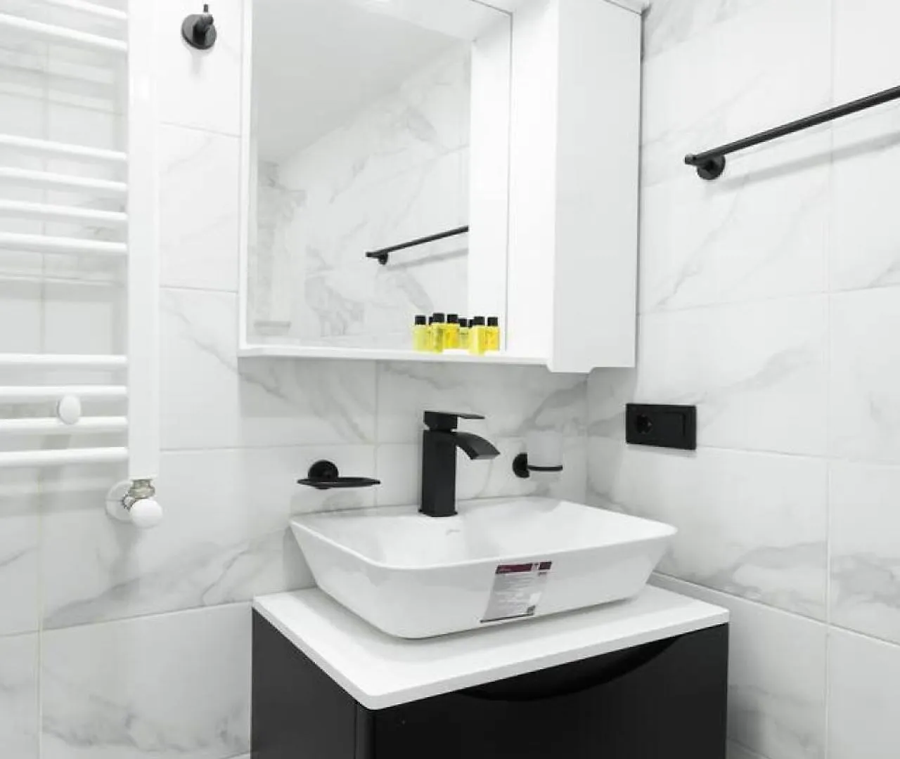 Chic And Modern 4 Bedroom Home In Central Tbilisi 0*,  Gruzja